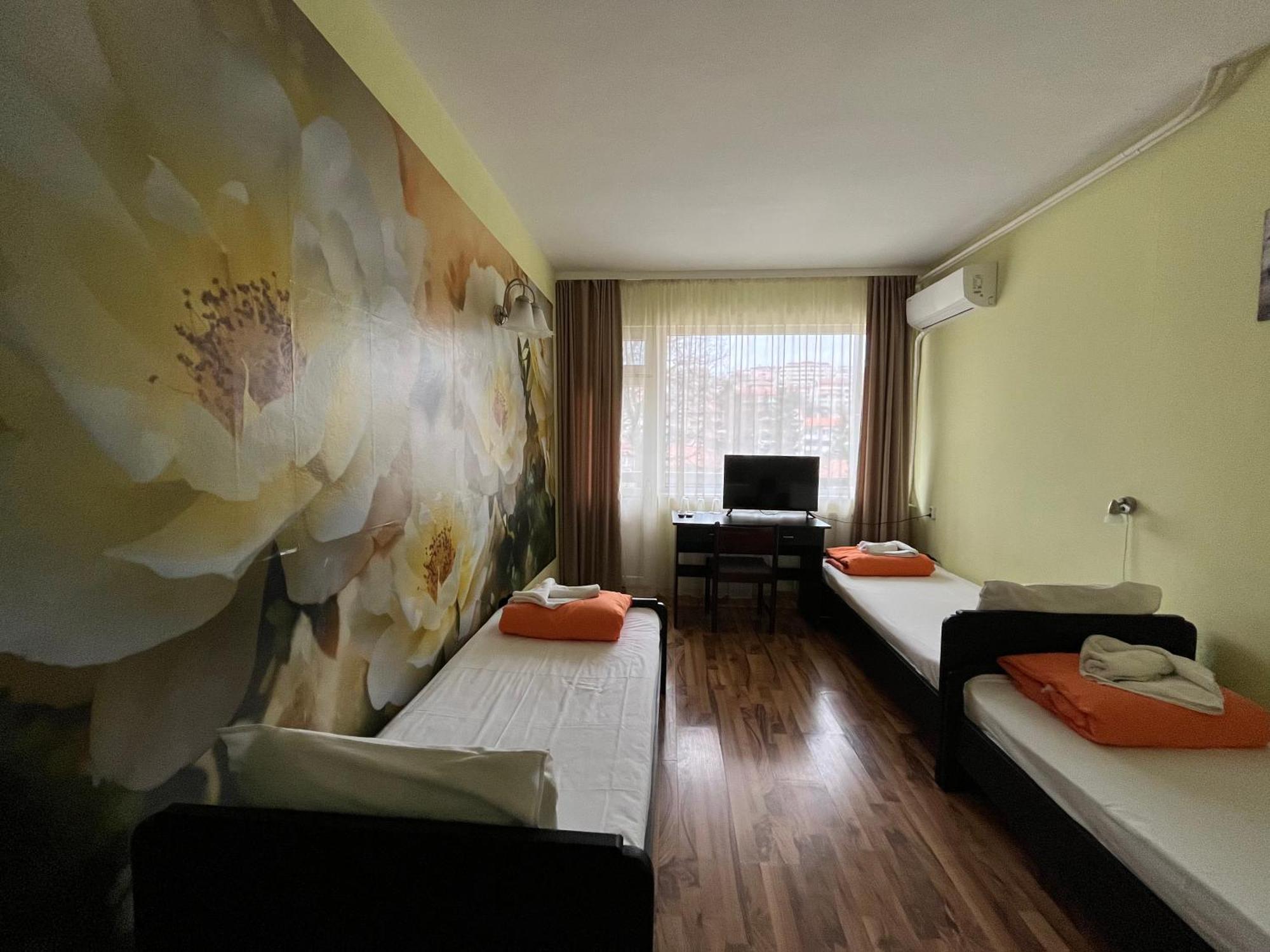 Park Hotel Ivailo Weliko Tarnowo Zimmer foto