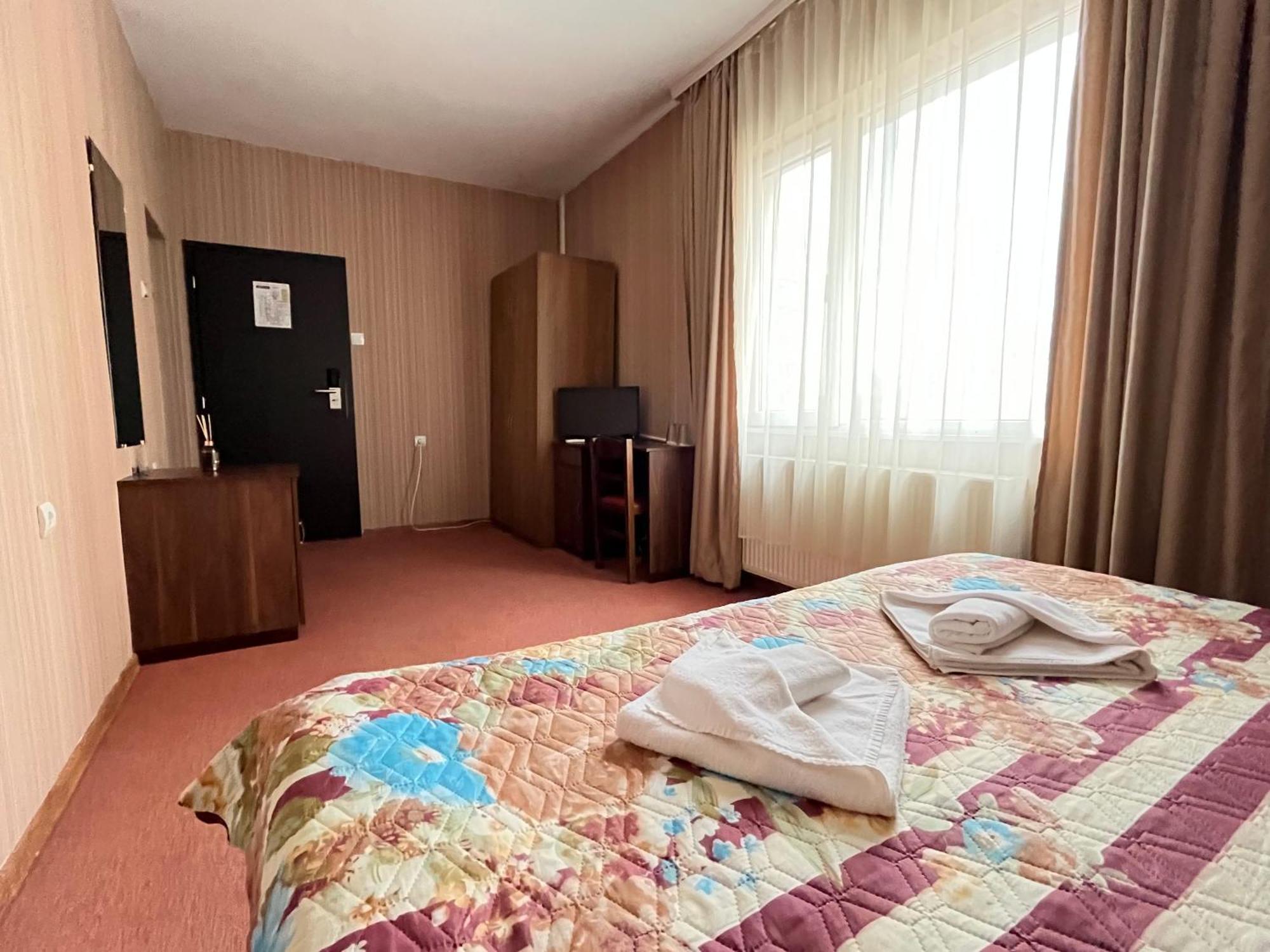 Park Hotel Ivailo Weliko Tarnowo Zimmer foto