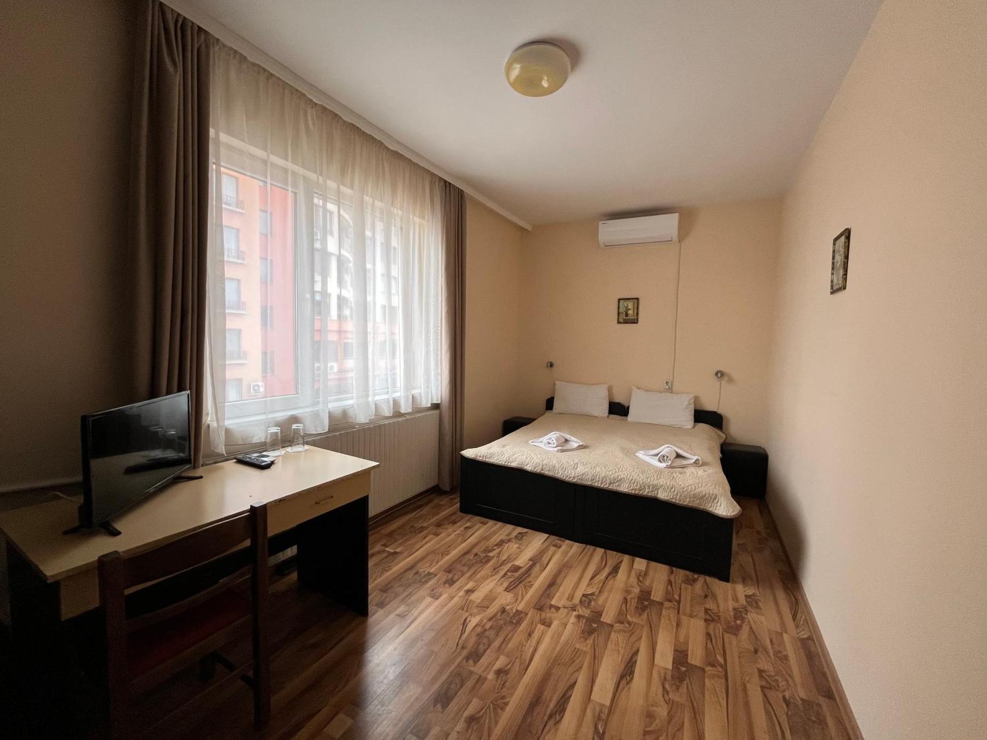 Park Hotel Ivailo Weliko Tarnowo Zimmer foto