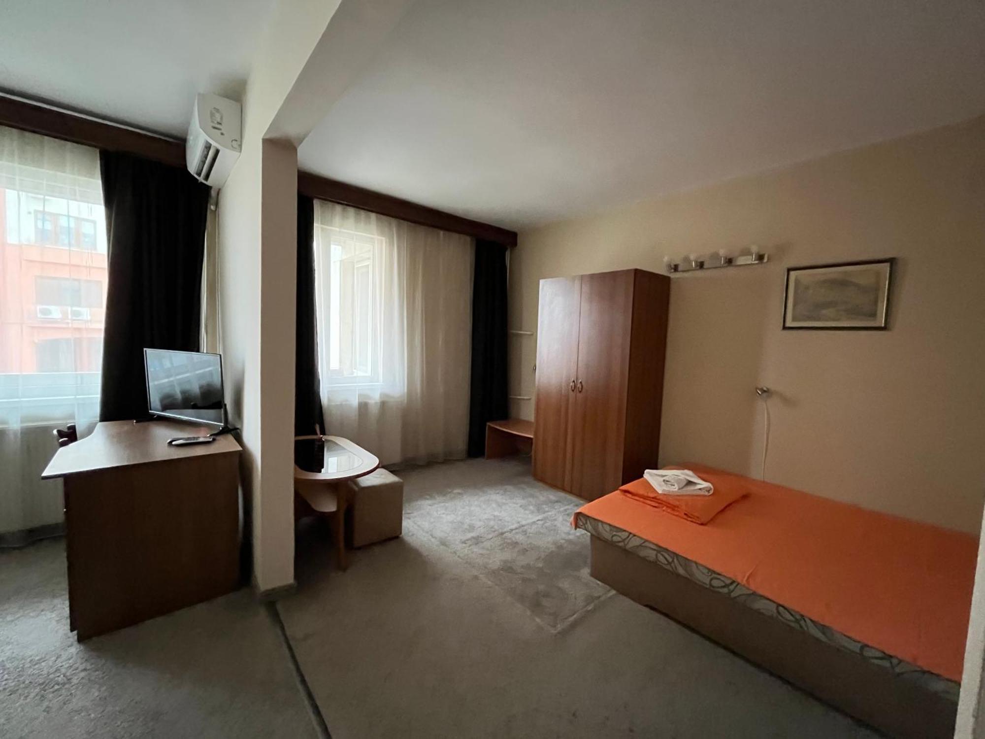 Park Hotel Ivailo Weliko Tarnowo Zimmer foto