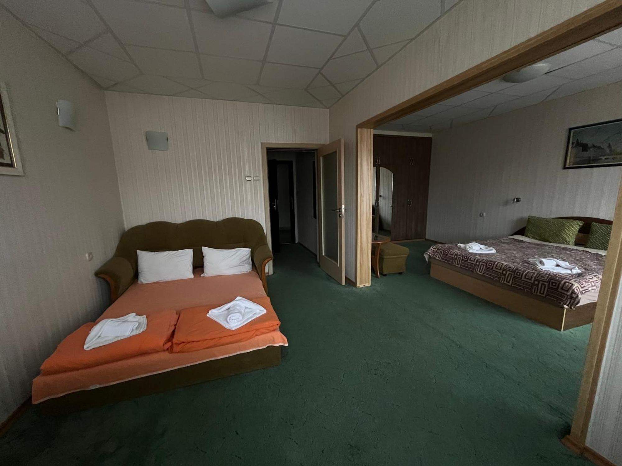 Park Hotel Ivailo Weliko Tarnowo Zimmer foto