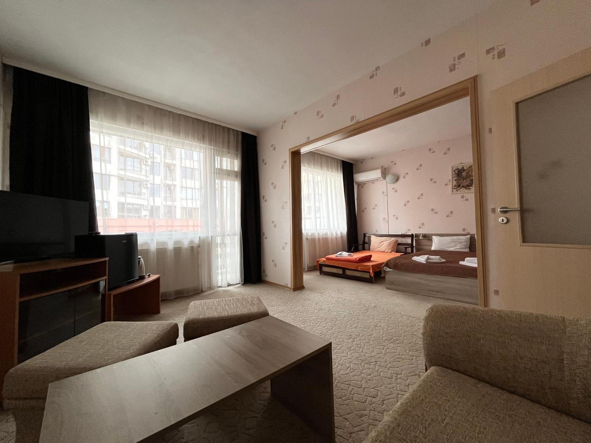 Park Hotel Ivailo Weliko Tarnowo Zimmer foto